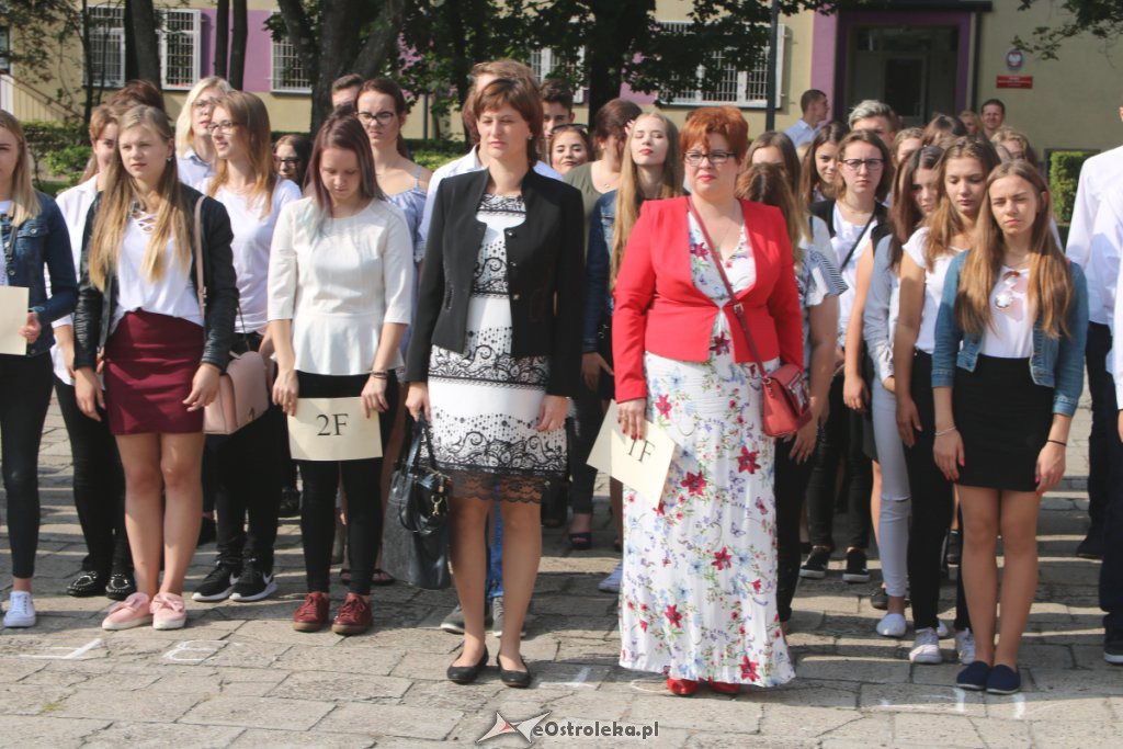 Rozpoczęcie roku szkolnego w ZSZ nr 2 w Ostrołęce [03.09.2018] - zdjęcie #13 - eOstroleka.pl