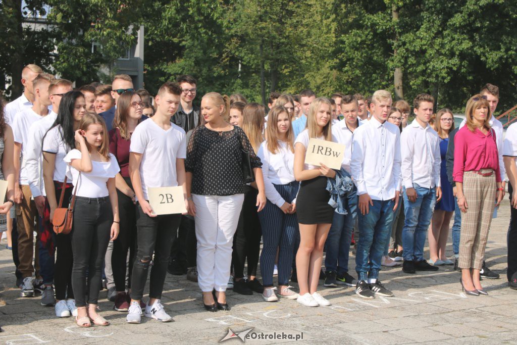 Rozpoczęcie roku szkolnego w ZSZ nr 2 w Ostrołęce [03.09.2018] - zdjęcie #15 - eOstroleka.pl