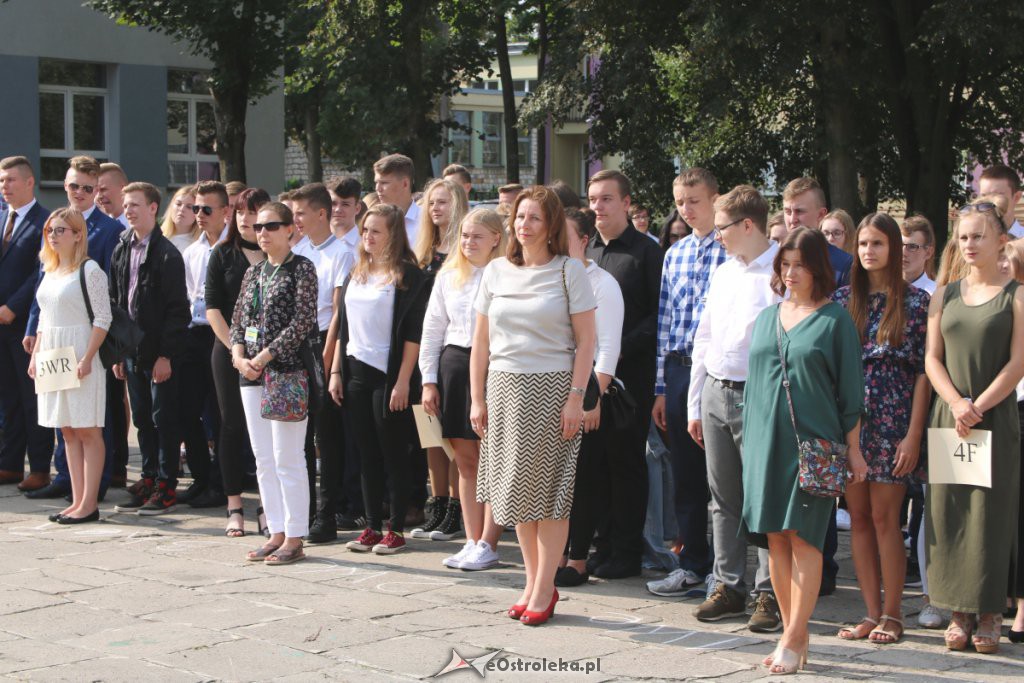 Rozpoczęcie roku szkolnego w ZSZ nr 2 w Ostrołęce [03.09.2018] - zdjęcie #16 - eOstroleka.pl