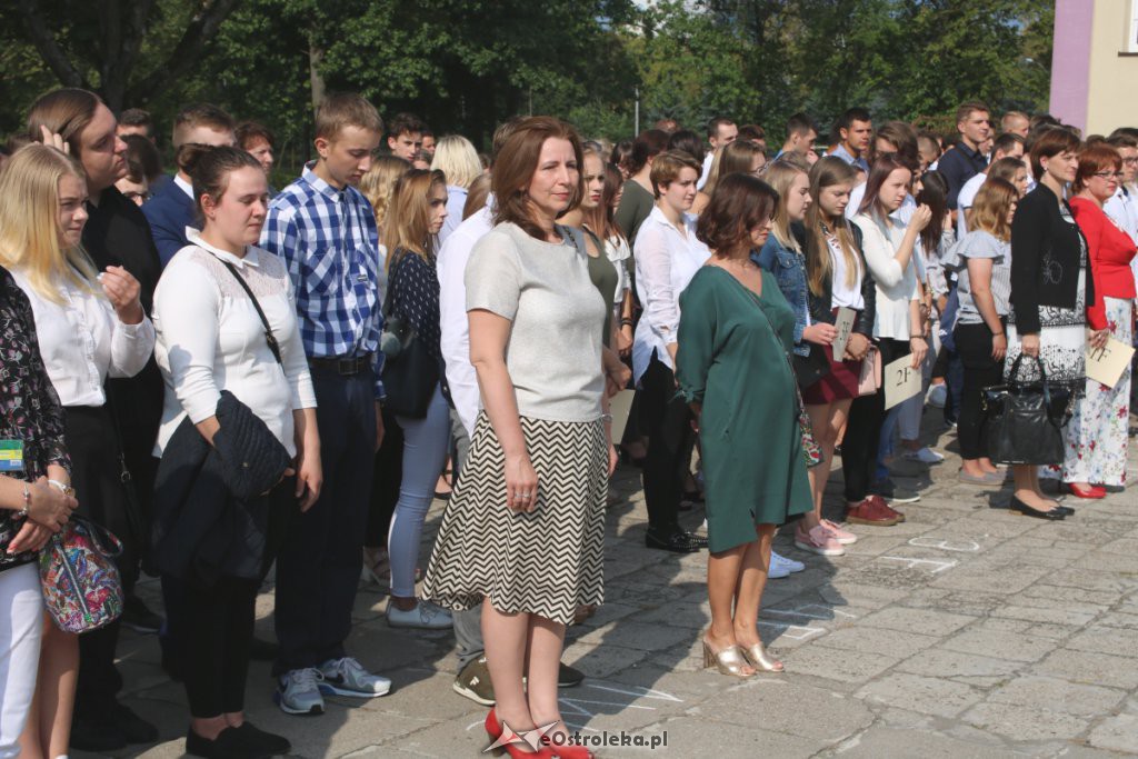Rozpoczęcie roku szkolnego w ZSZ nr 2 w Ostrołęce [03.09.2018] - zdjęcie #36 - eOstroleka.pl