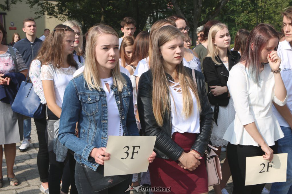Rozpoczęcie roku szkolnego w ZSZ nr 2 w Ostrołęce [03.09.2018] - zdjęcie #41 - eOstroleka.pl