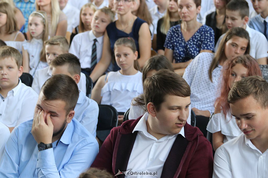 Rozpoczęcie roku szkolnego w SP 4 w Ostrołęce [03.09.2018] - zdjęcie #38 - eOstroleka.pl