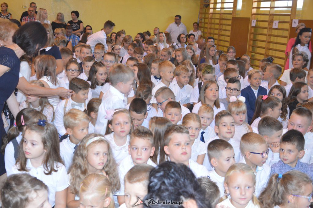 Rozpoczęcie roku szkolnego w SP nr 3 [03.09.2018] - zdjęcie #7 - eOstroleka.pl