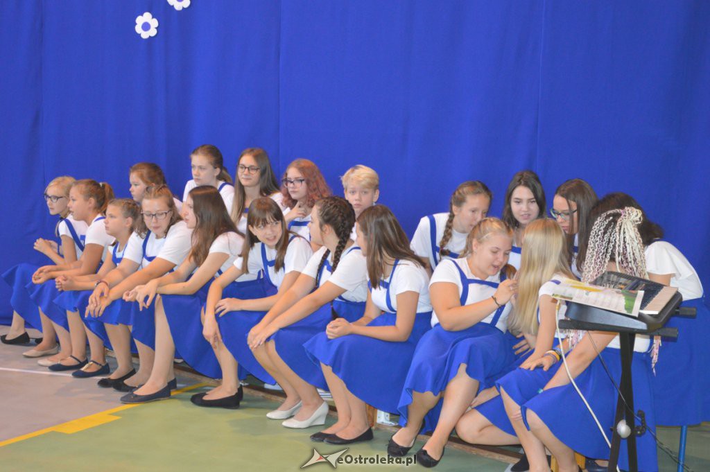 Rozpoczęcie roku szkolnego w SP nr 3 [03.09.2018] - zdjęcie #13 - eOstroleka.pl