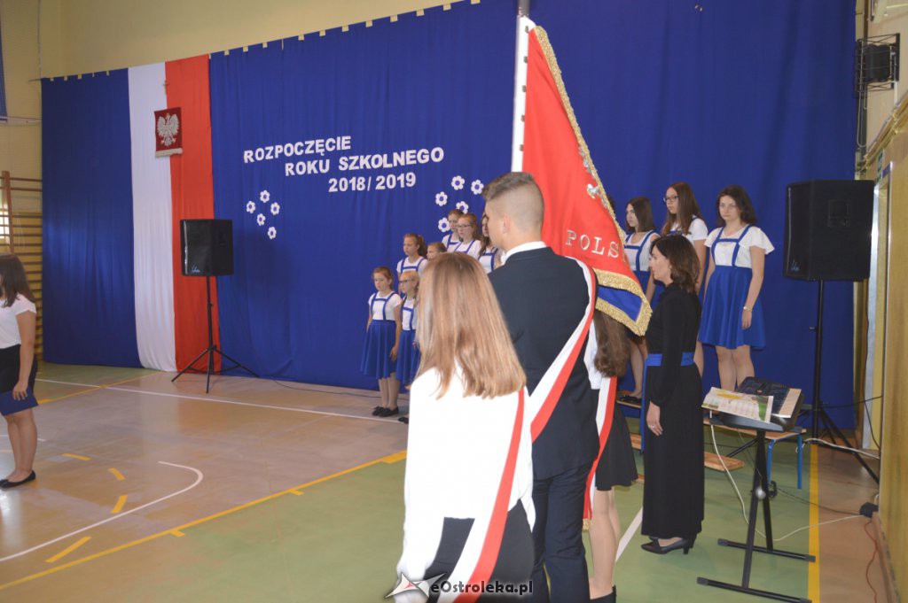 Rozpoczęcie roku szkolnego w SP nr 3 [03.09.2018] - zdjęcie #21 - eOstroleka.pl