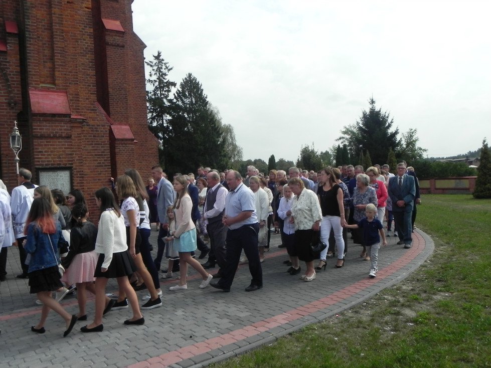 Zalas: Uroczystość poświęcenia chorągwi kościelnej [08.09.2018] - zdjęcie #62 - eOstroleka.pl