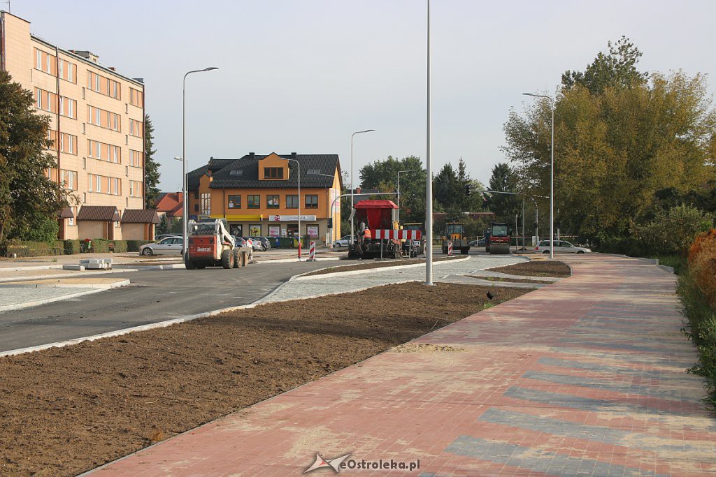 Cztery miesiące po terminie, a ulica Dobrzańskiego wciąż nie gotowa [26.09.2018] - zdjęcie #7 - eOstroleka.pl