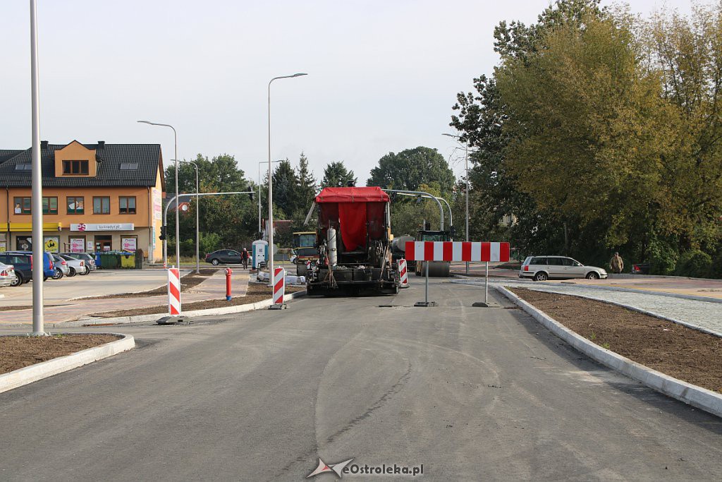 Cztery miesiące po terminie, a ulica Dobrzańskiego wciąż nie gotowa [26.09.2018] - zdjęcie #16 - eOstroleka.pl