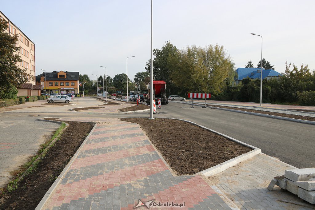 Cztery miesiące po terminie, a ulica Dobrzańskiego wciąż nie gotowa [26.09.2018] - zdjęcie #17 - eOstroleka.pl