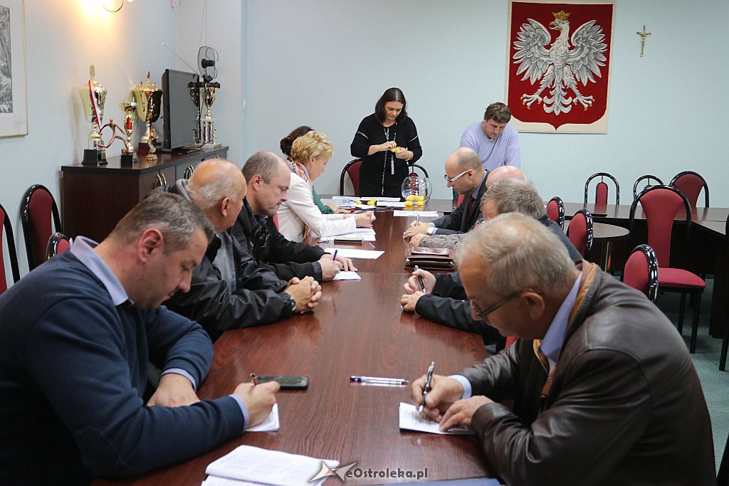 Losowanie członków obwodowych komisji wyborczych [28.09.2018] - zdjęcie #2 - eOstroleka.pl