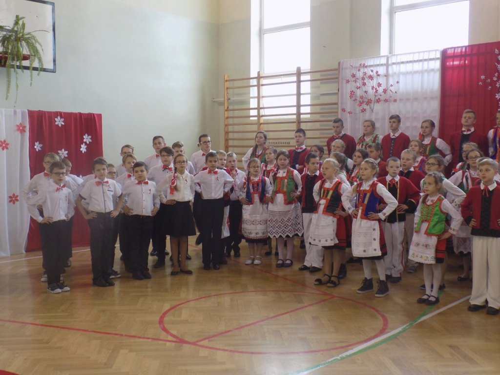 Konkurs „Do Hymnu” w Publicznej Szkole Podstawowej w Wykrocie [01.10.2018] - zdjęcie #4 - eOstroleka.pl