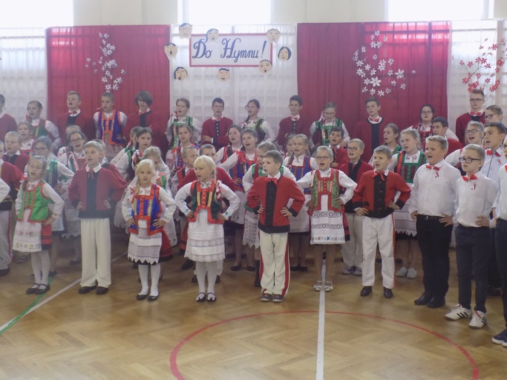 Konkurs „Do Hymnu” w Publicznej Szkole Podstawowej w Wykrocie [01.10.2018] - zdjęcie #6 - eOstroleka.pl
