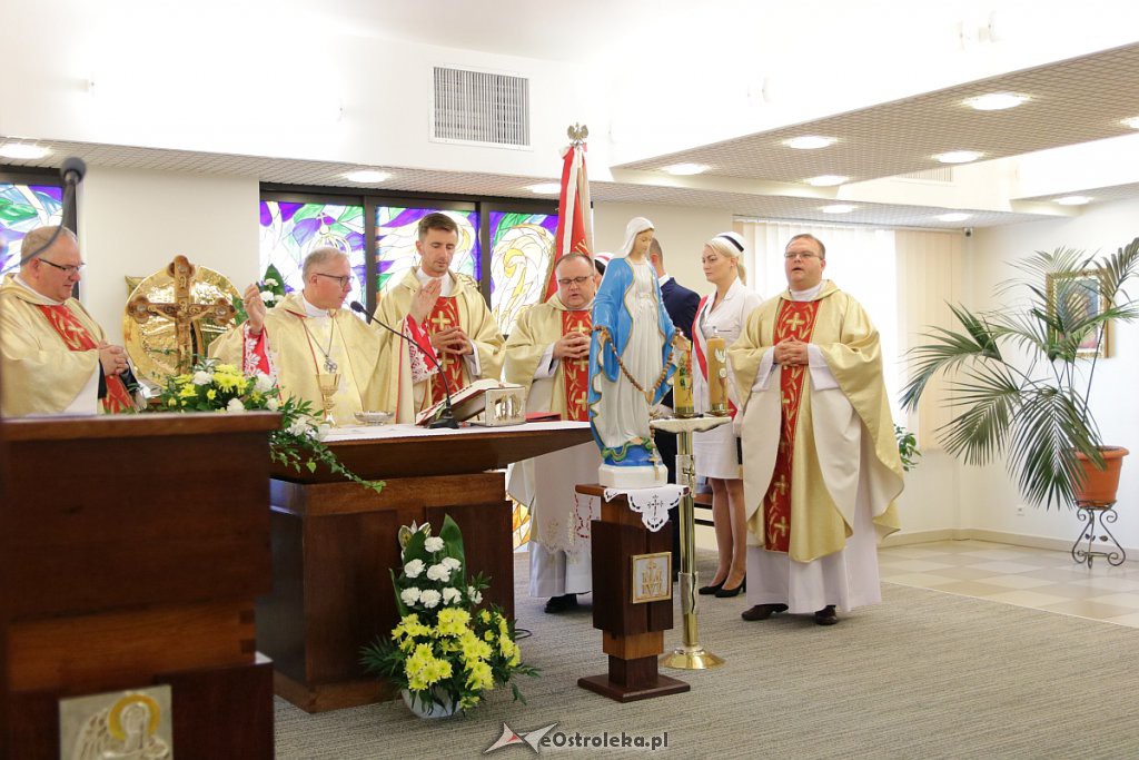 Przekazanie relikwii św. Jana Pawła II do szpitalnej kaplicy [17.10.2018] - zdjęcie #20 - eOstroleka.pl