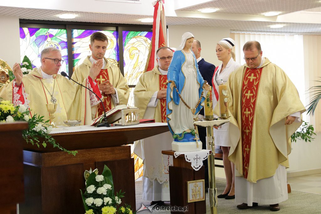 Przekazanie relikwii św. Jana Pawła II do szpitalnej kaplicy [17.10.2018] - zdjęcie #21 - eOstroleka.pl