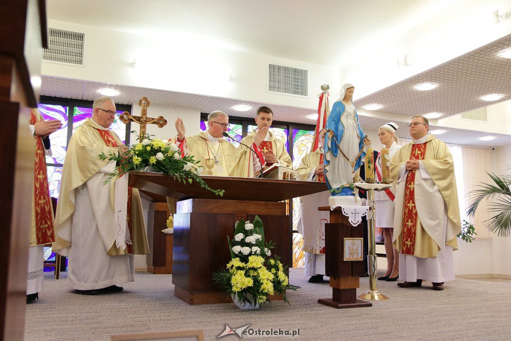 Przekazanie relikwii św. Jana Pawła II do szpitalnej kaplicy [17.10.2018] - zdjęcie #22 - eOstroleka.pl