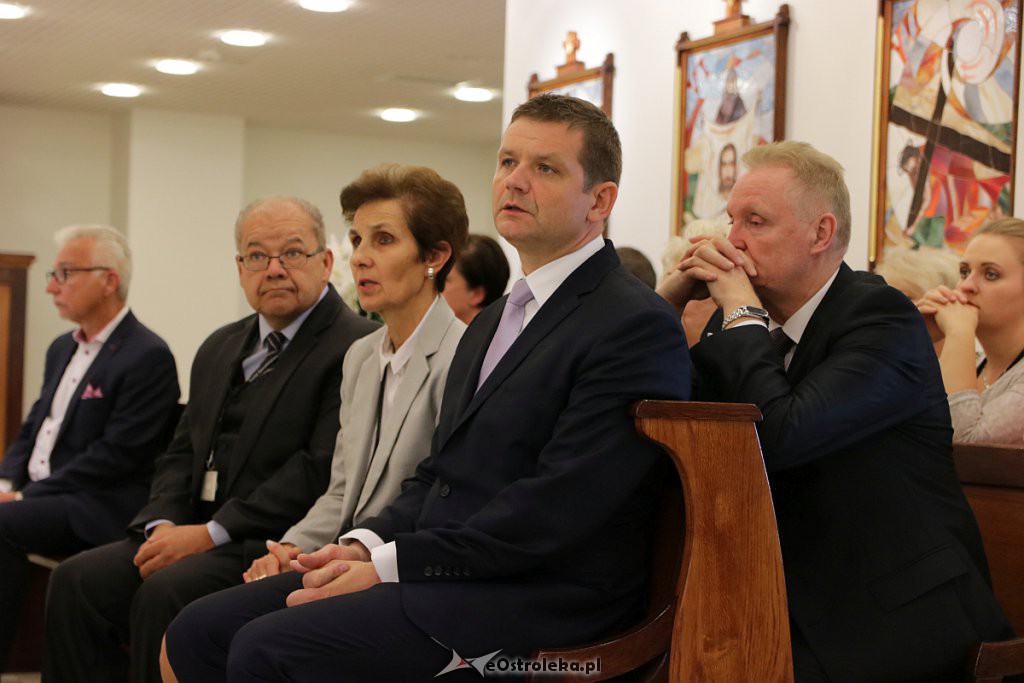 Przekazanie relikwii św. Jana Pawła II do szpitalnej kaplicy [17.10.2018] - zdjęcie #31 - eOstroleka.pl