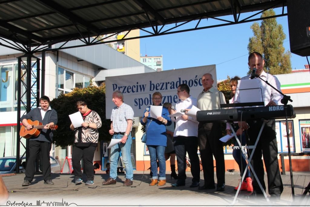 Akcja „Przeciw bezradności społecznej” w Ostrołęce [17.10.2018] - zdjęcie #31 - eOstroleka.pl