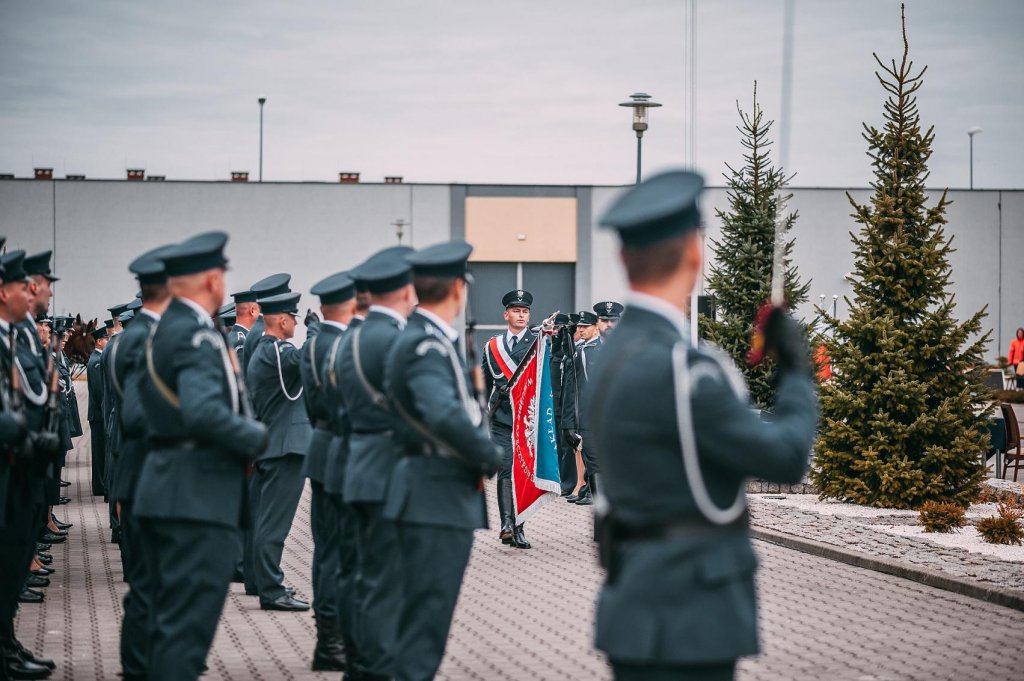 Sztandar powiewa w Zakładzie Karnym w Przytułach [18.10.2018] - zdjęcie #24 - eOstroleka.pl