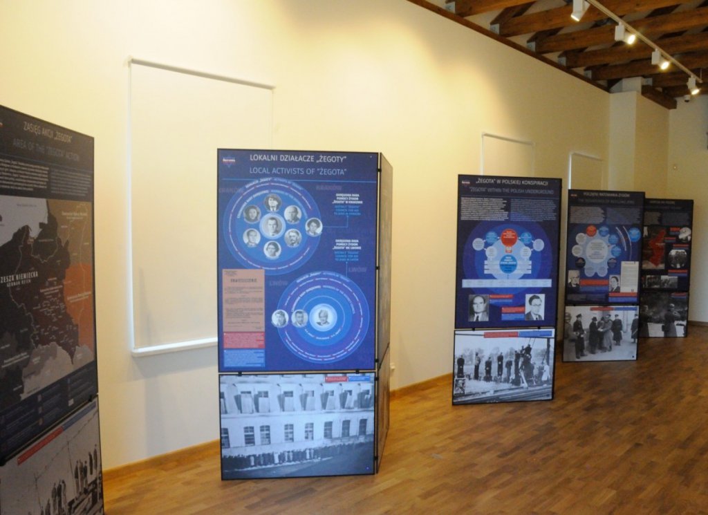 Wystawa o Radzie Pomocy Żydom w Muzeum Kultury Kurpiowskiej [25.10.2018] - zdjęcie #2 - eOstroleka.pl