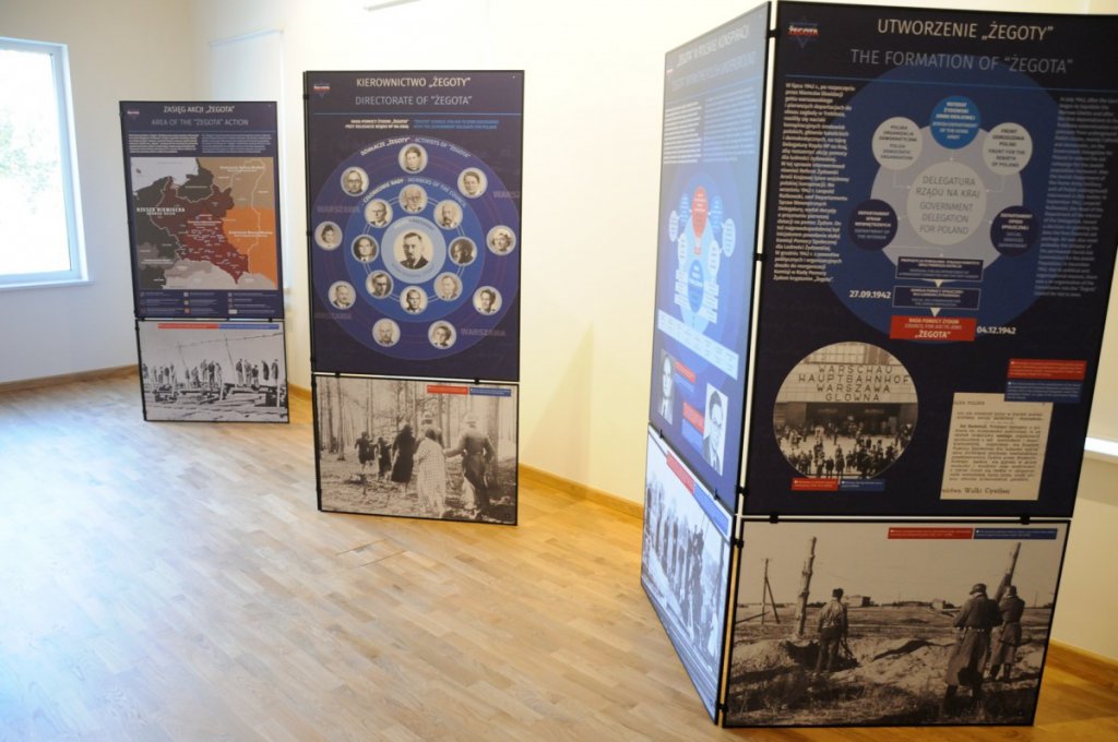 Wystawa o Radzie Pomocy Żydom w Muzeum Kultury Kurpiowskiej [25.10.2018] - zdjęcie #4 - eOstroleka.pl