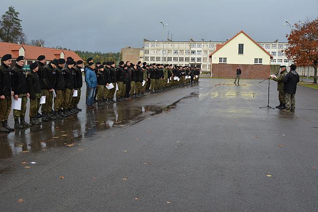Wojskowi kadeci z „dwójki” na Pieszym Rajdzie Żołnierza w Bemowie Piskim [30.10.2018] - zdjęcie #2 - eOstroleka.pl