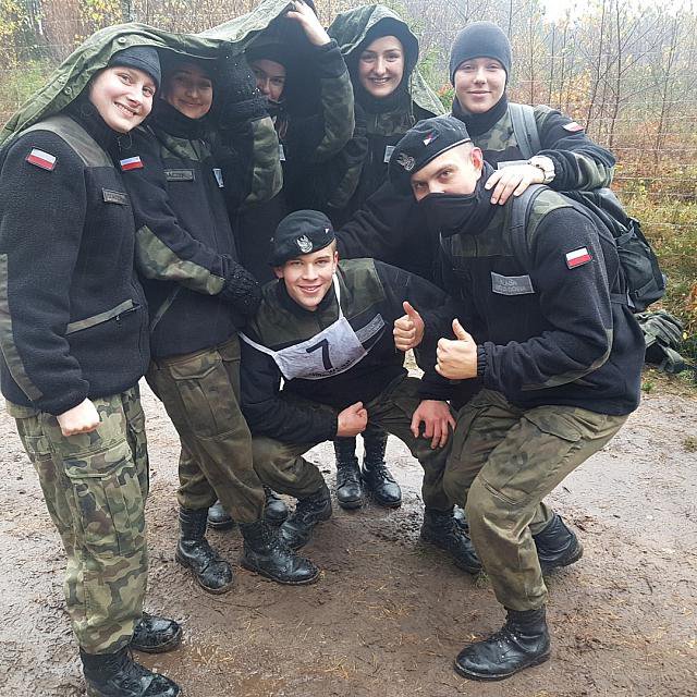 Wojskowi kadeci z „dwójki” na Pieszym Rajdzie Żołnierza w Bemowie Piskim [30.10.2018] - zdjęcie #37 - eOstroleka.pl