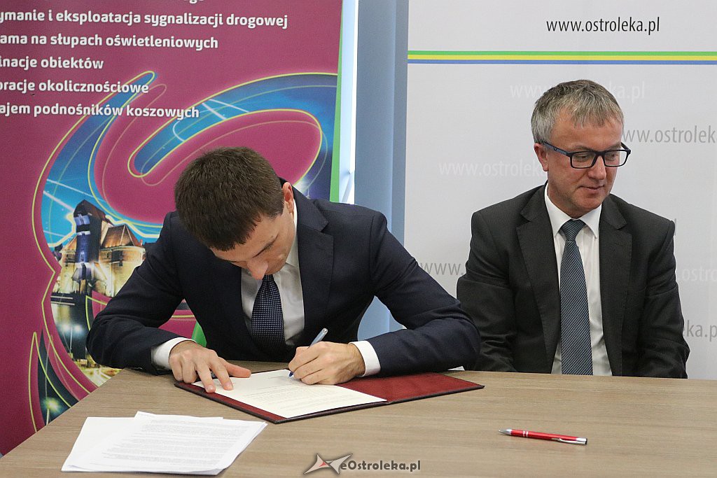 Podpisanie umowy na inwestycję Smart przejście [31.10.2018] - zdjęcie #2 - eOstroleka.pl