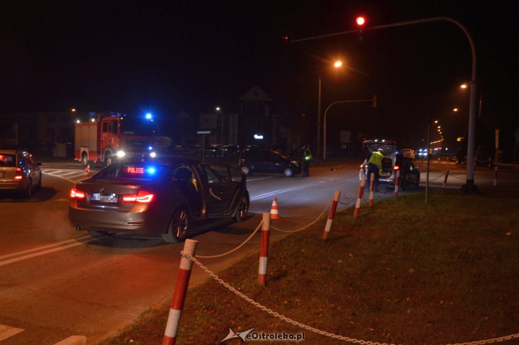 Wypadek na skrzyżowaniu przy ul. Goworowskiej i Pomian [31.10.2018] - zdjęcie #11 - eOstroleka.pl