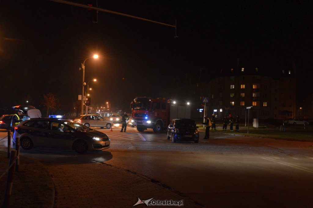 Wypadek na skrzyżowaniu przy ul. Goworowskiej i Pomian [31.10.2018] - zdjęcie #13 - eOstroleka.pl