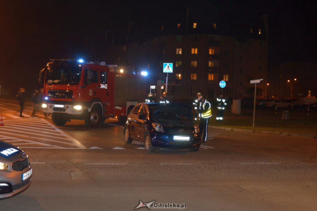 Wypadek na skrzyżowaniu przy ul. Goworowskiej i Pomian [31.10.2018] - zdjęcie #16 - eOstroleka.pl