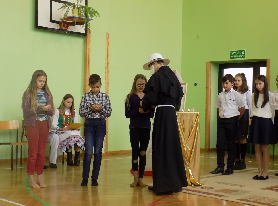 Dzień Patrona w Szkole Podstawowej w Wykrocie [02.11.2018] - zdjęcie #10 - eOstroleka.pl
