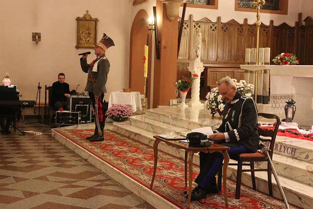 Spektakl o Józefie Piłsudskim [04.11.2018] - zdjęcie #7 - eOstroleka.pl