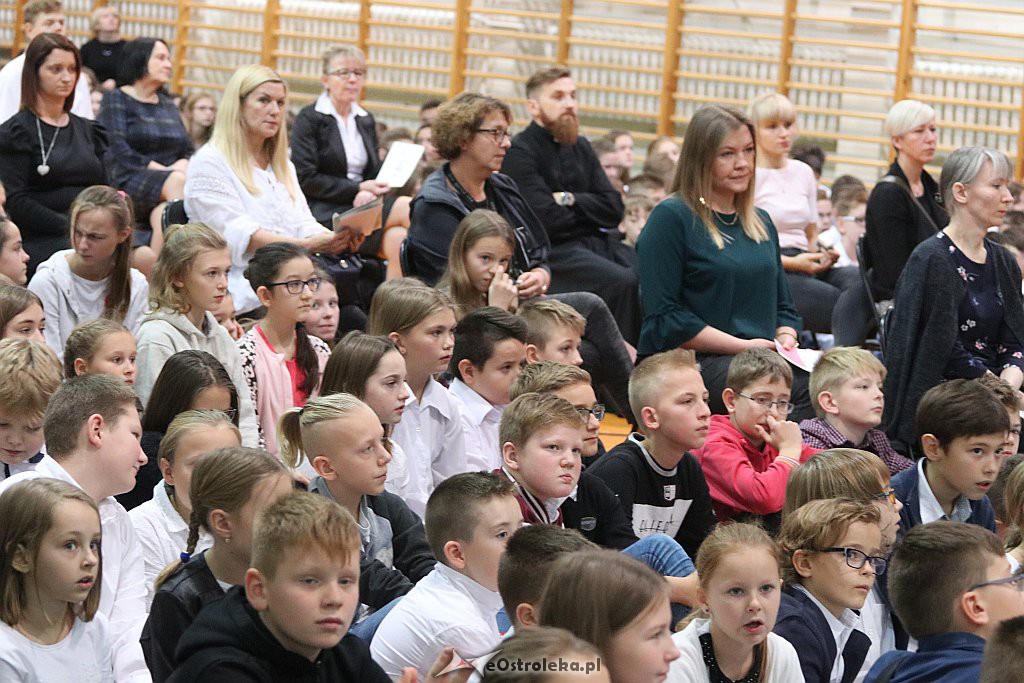 100-lecie niepodległości w Szkole Podstawowej nr 5 w Ostrołęce [08.11.2018] - zdjęcie #5 - eOstroleka.pl