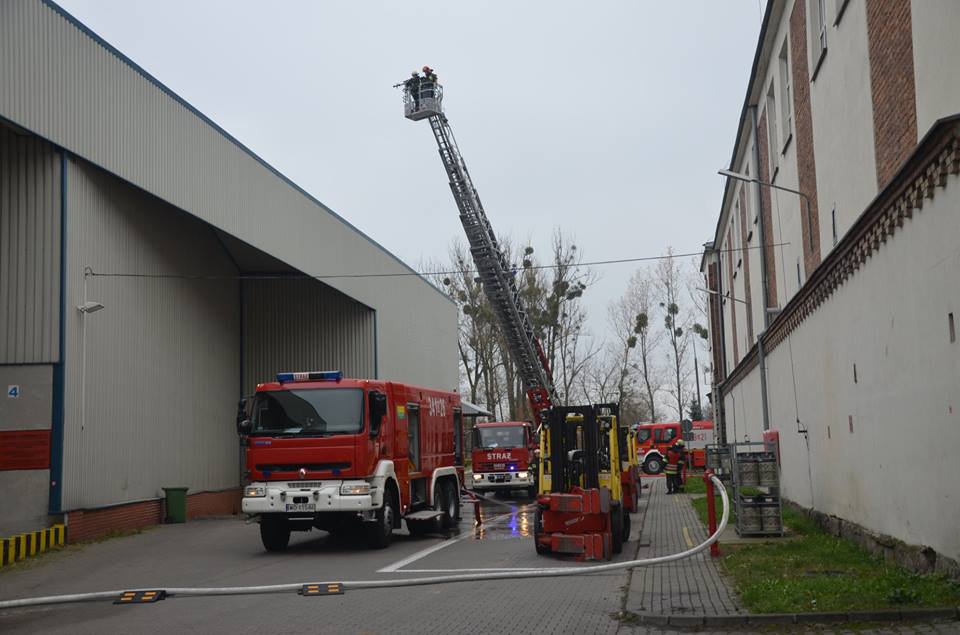 Pożar magazynu papieru w zakładach Stora Enso [09.11.2018] - zdjęcie #6 - eOstroleka.pl