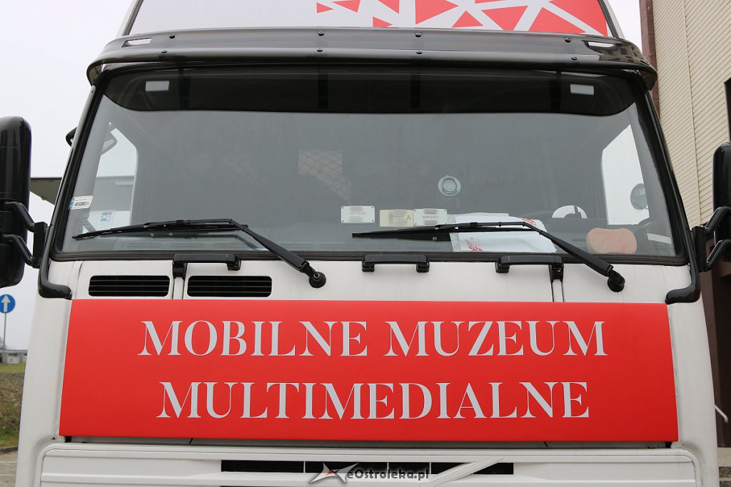 Ostrołęka świętuje 100. urodziny Niepodległej – Mobile Muzeum Multimedialne [10.11.2018] - zdjęcie #2 - eOstroleka.pl