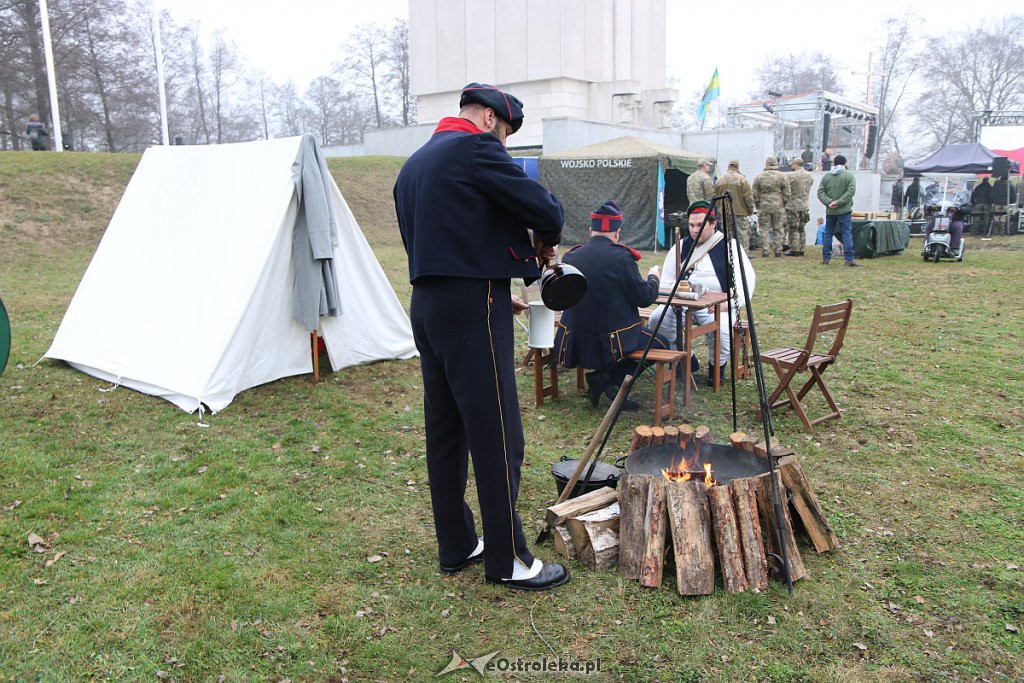Ostrołęka: Trwa piknik militarny na Fortach Bema [10.11.2018] - zdjęcie #21 - eOstroleka.pl