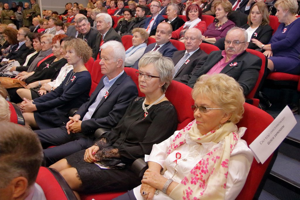 Uroczysta sesja Rady Miasta Ostrołęki [11.11.2018] - zdjęcie #48 - eOstroleka.pl