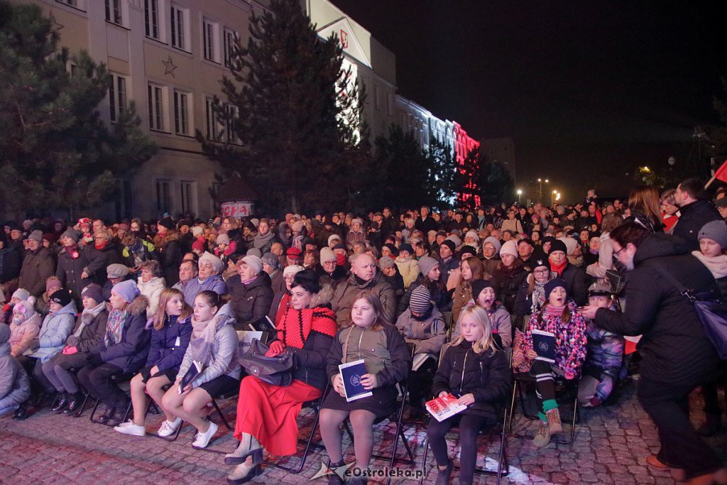 Ostrołęka zaśpiewała dla Niepodległej [11.11.2018] - zdjęcie #45 - eOstroleka.pl