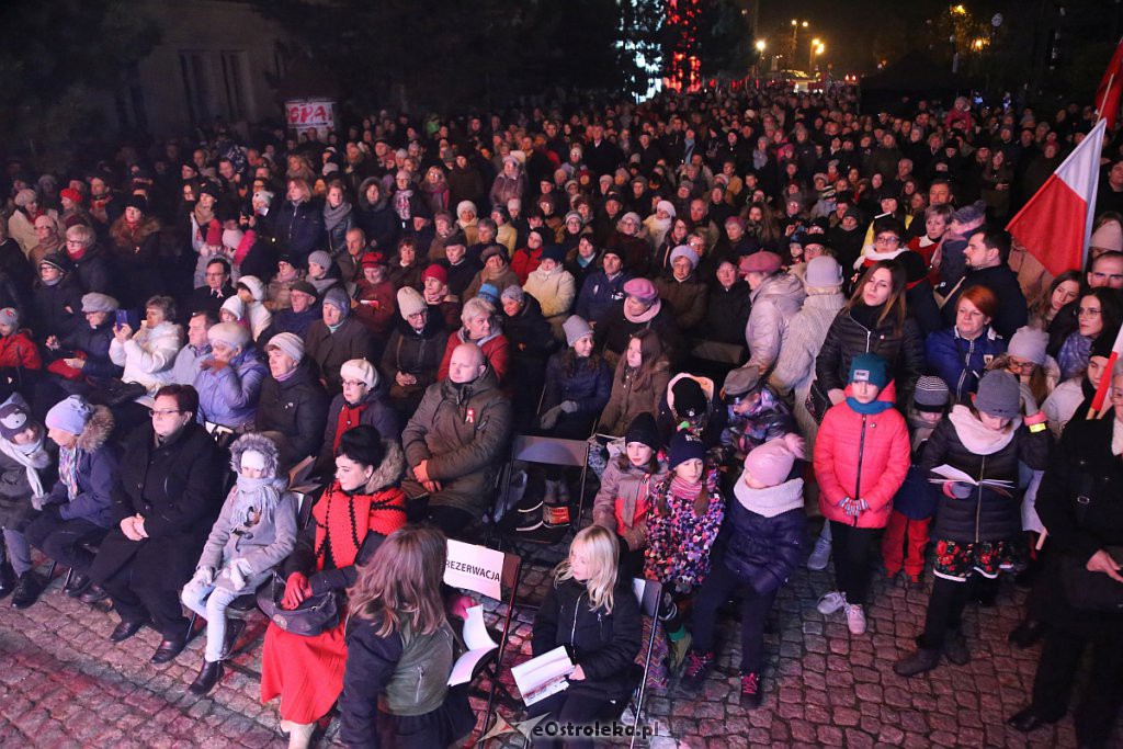Ostrołęka zaśpiewała dla Niepodległej [11.11.2018] - zdjęcie #61 - eOstroleka.pl