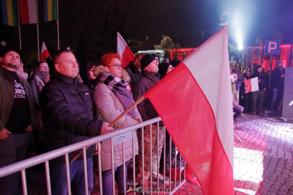 Ostrołęka z Fortecą zaśpiewała dla Niepodległej [11.11.2018] - zdjęcie #11 - eOstroleka.pl