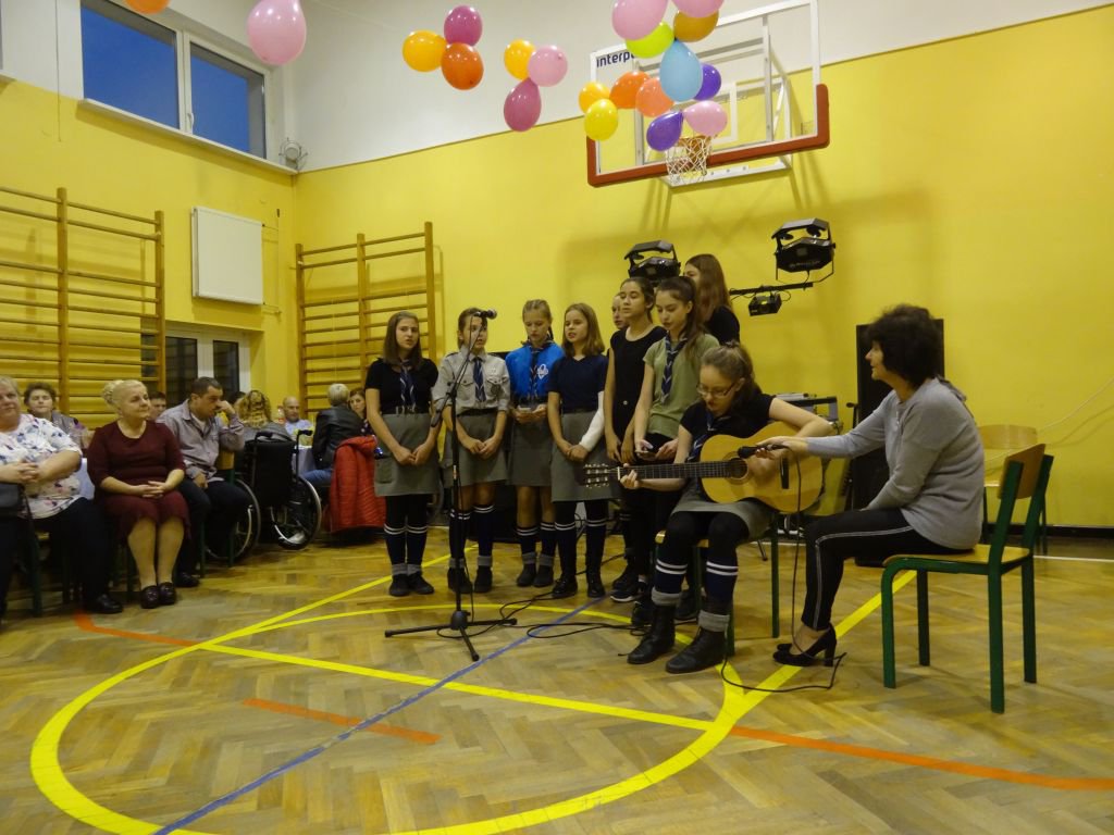 Andrzejowy bal dla osób niepełnosprawnych w Goworowie [06.12.2018] - zdjęcie #9 - eOstroleka.pl