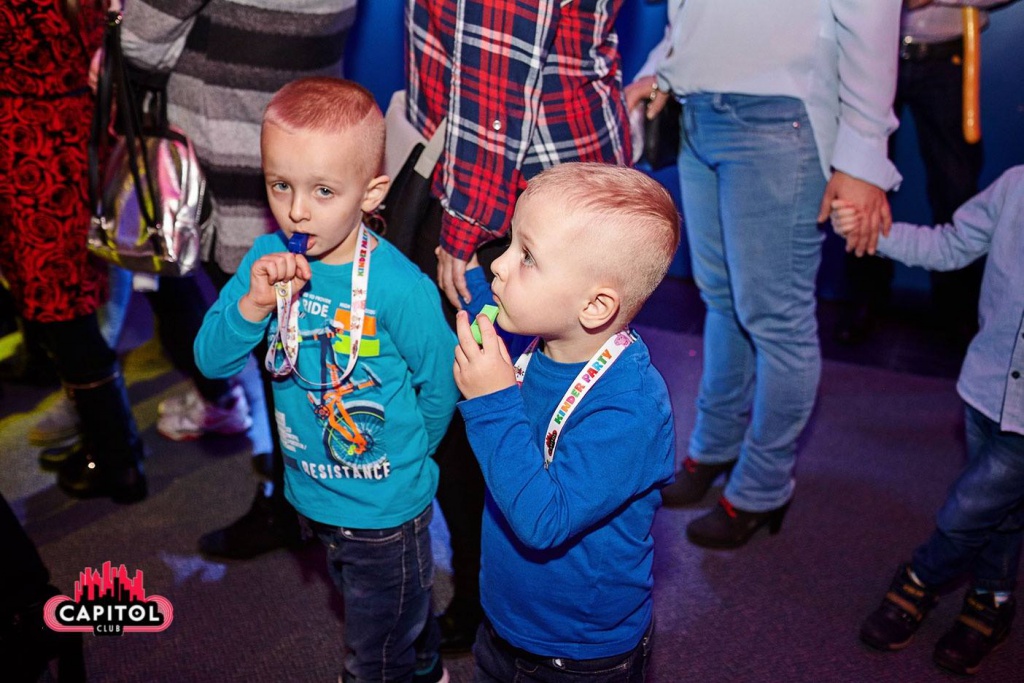 Mikołajkowe Kinder Party w Clubie Capitol Sypniewo [09.12.2018] - zdjęcie #59 - eOstroleka.pl