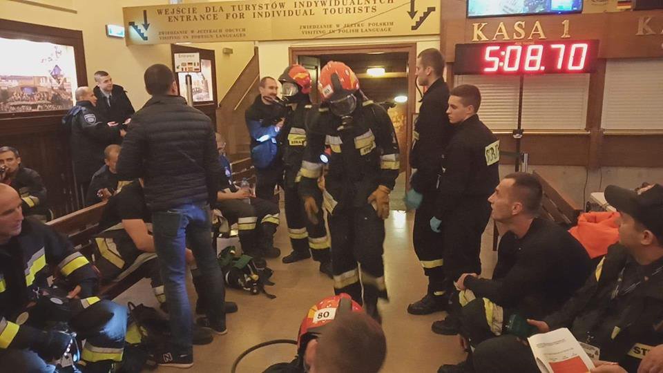 Strażacy z Ostrołęki na zawodach strażackich w Kopalni Soli w Wieliczce [12.12.2018] - zdjęcie #1 - eOstroleka.pl
