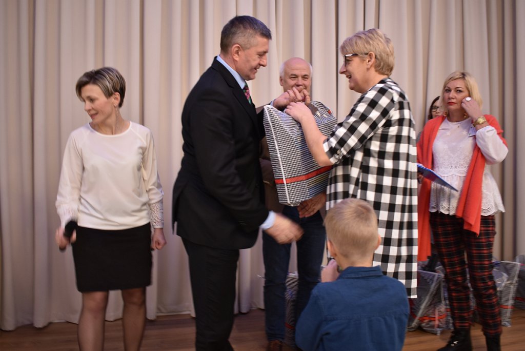 Wigilijne spotkanie powiatowych rodzin zastępczych [14.12.2018] - zdjęcie #16 - eOstroleka.pl