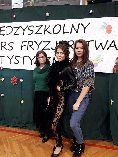 Sukces uczennicy ZSZ nr 2 na Międzyszkolnym Konkursie Fryzjerskim [19.12.2018 - zdjęcie #3 - eOstroleka.pl