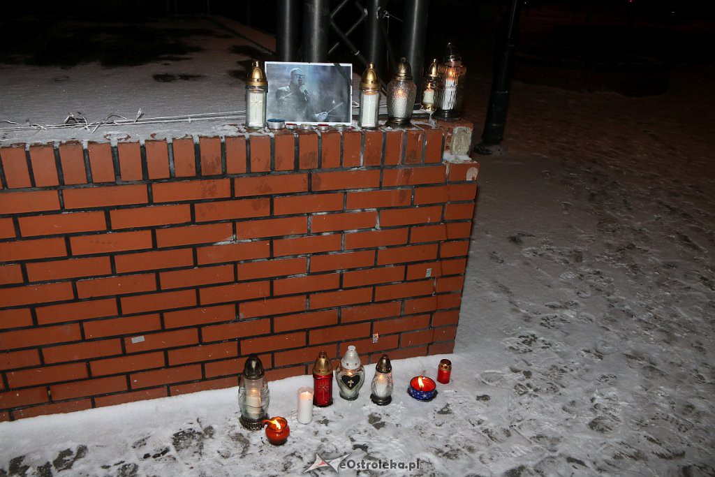 Ostrołęczanie uczcili pamięć Pawła Adamowicza, zamordowanego prezydenta Gdańska [14.01.2019] - zdjęcie #29 - eOstroleka.pl