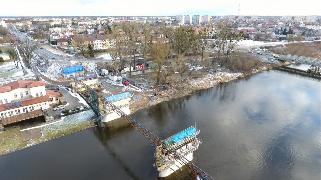 Konstrukcja przęsłowa na budowę mostu przez rzekę Narew [18.01.2019] - zdjęcie #1 - eOstroleka.pl