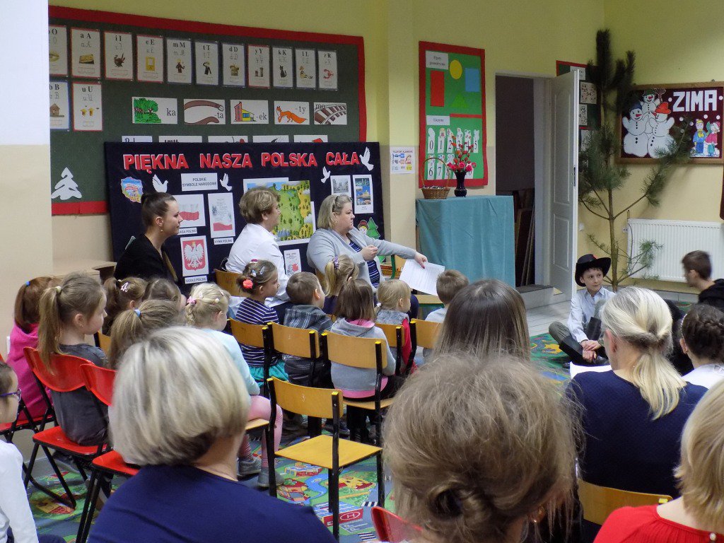 Pasowanie na czytelnika w Szkole Podstawowej w Wykrocie  [30.01.2019] - zdjęcie #4 - eOstroleka.pl