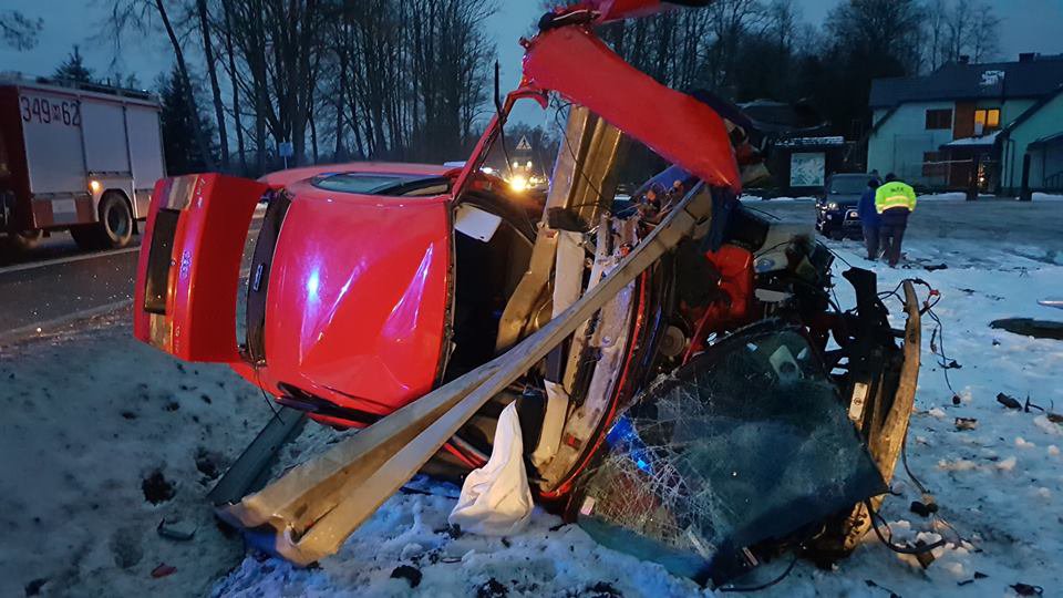 Poważny wypadek w Zawodziu [03.02.2019] - zdjęcie #1 - eOstroleka.pl