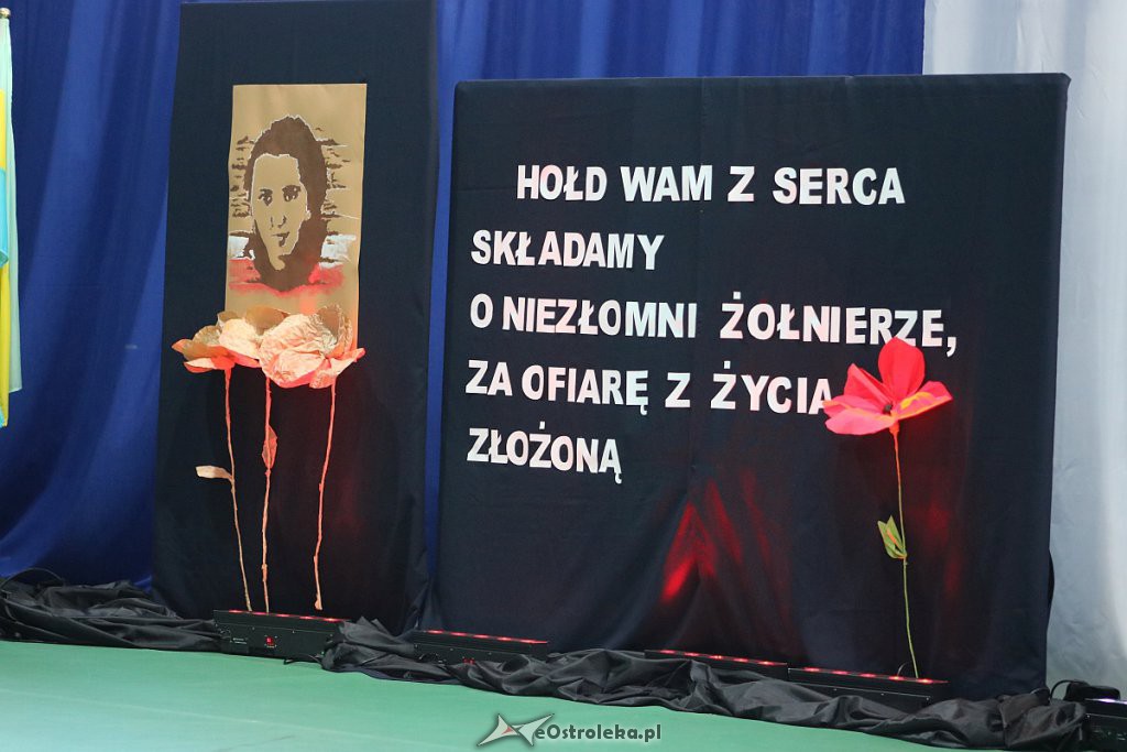 Narodowy Dzień Pamięci Żołnierzy Wyklętych w ZSZ nr 3 [01.03.2019] - zdjęcie #40 - eOstroleka.pl